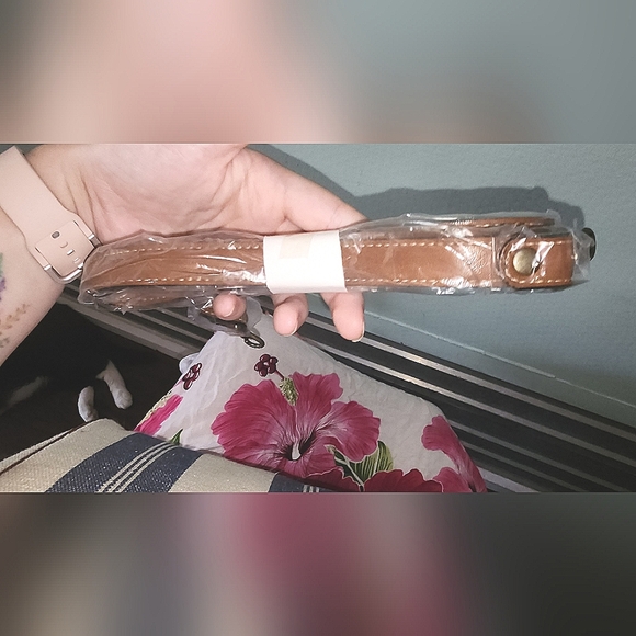 New with tags Signature Studios purse - Picture 8 of 8